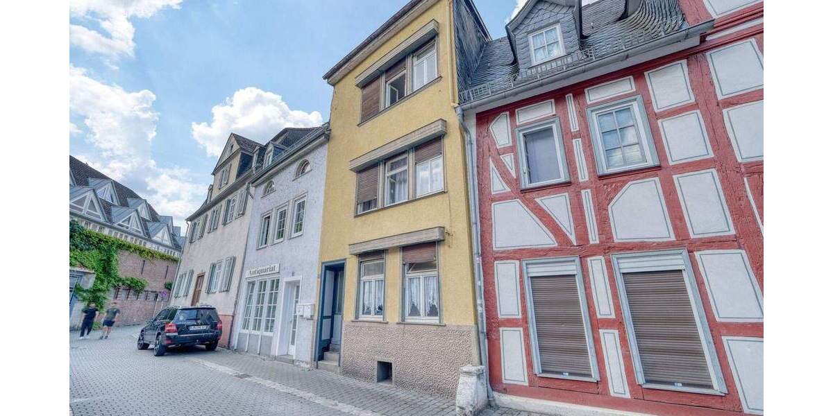 Wohnhaus mit Entwicklungspotenzial in der Altstadt - provisionsfrei 4 zimmer