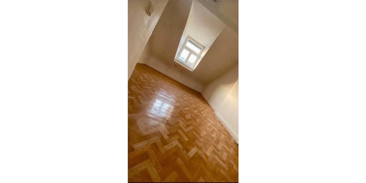Dachgeschoßwohnung Völklingen - 4 Zimmer, 90 m&sup2;, 690&euro; | Angebot:26349882