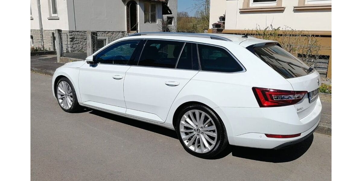 Skoda Superb 132.000 km 20.800 &euro; Detmold 32756