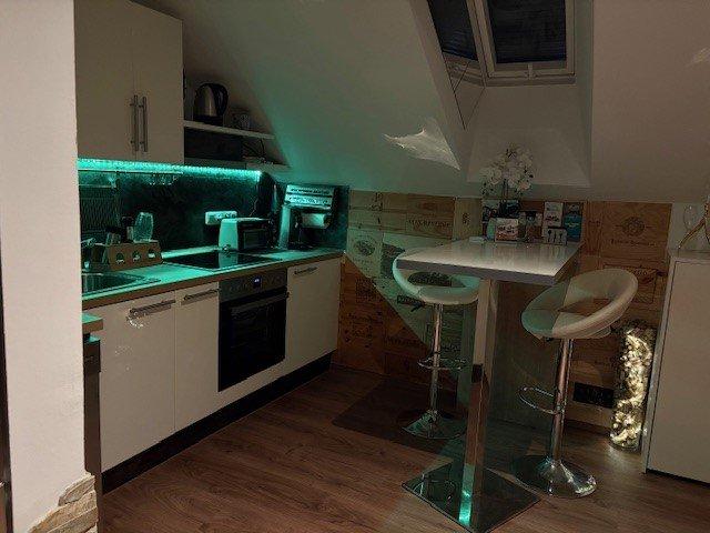Dachgeschoßwohnung Wiesbaden Südost - 1.5 Zimmer, 35 m&sup2;, 1.100&euro; | Angebot:26406739