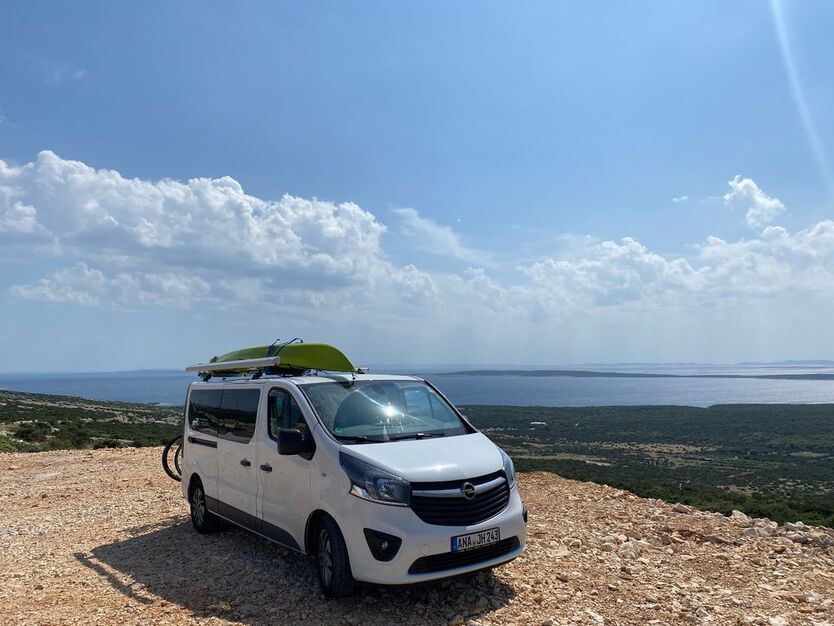 Opel Vivaro 156.500 km 17.250 € Crottendorf 09474