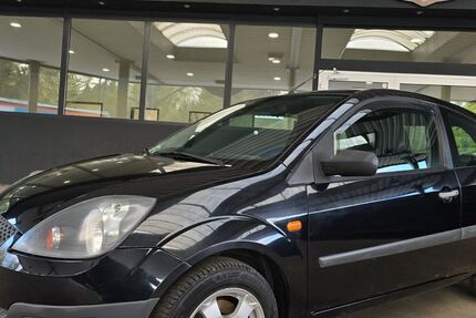 Ford Fiesta 180.000 km 2.450 &euro; Göttingen 37081