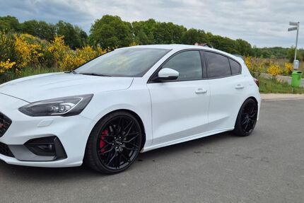 Ford Focus 93.000 km 20.800 &euro; Scheuerfeld 57584