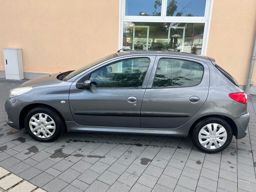 Peugeot 206 117.000 km 1.399 € Rosenheim 83024