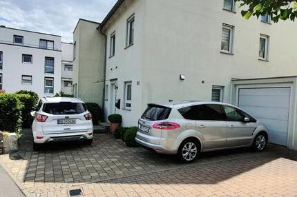 Wunderschöne DHH in zentraler Lage mitten in Schönaich