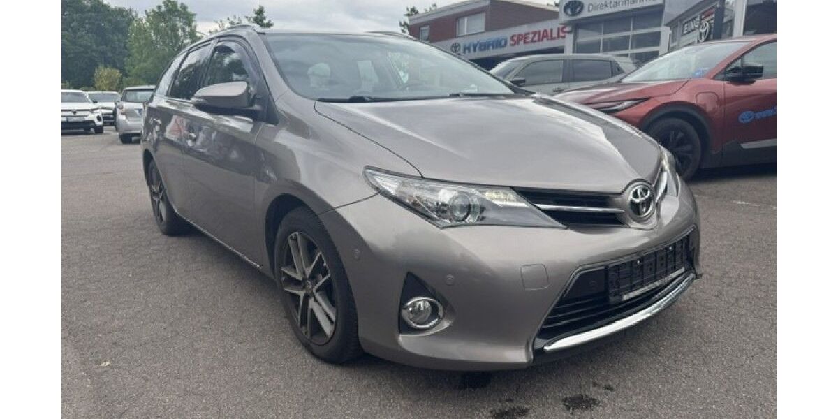 Toyota Auris 150.431 km 7.400 &euro; Gelsenkirchen 45891