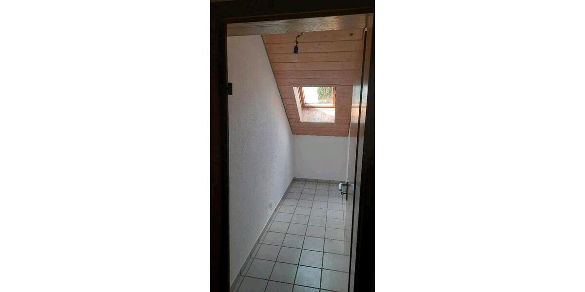 Dachgeschoßwohnung Dorfen - 3 Zimmer, 80 m&sup2;, 810&euro; | Angebot:26400481