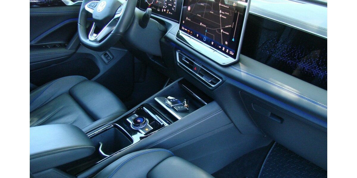 VW Tiguan R-Line BlackStyle 4M Pano AHK SHZ IQ Light 44.213 km 47.980 &euro; Falkensee 14612