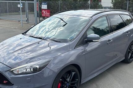Ford Focus 91.000 km 17.100 &euro; Braunschweig 38120