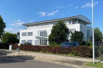 Büro in Zwenkau 1.600.000 € 1216.97 m² zimmer