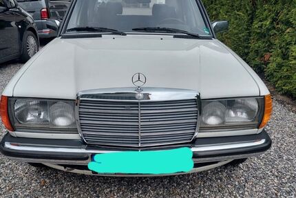 Mercedes-Benz E 230 56.521 km 11.999 &euro; Kochel am see bei München 82431