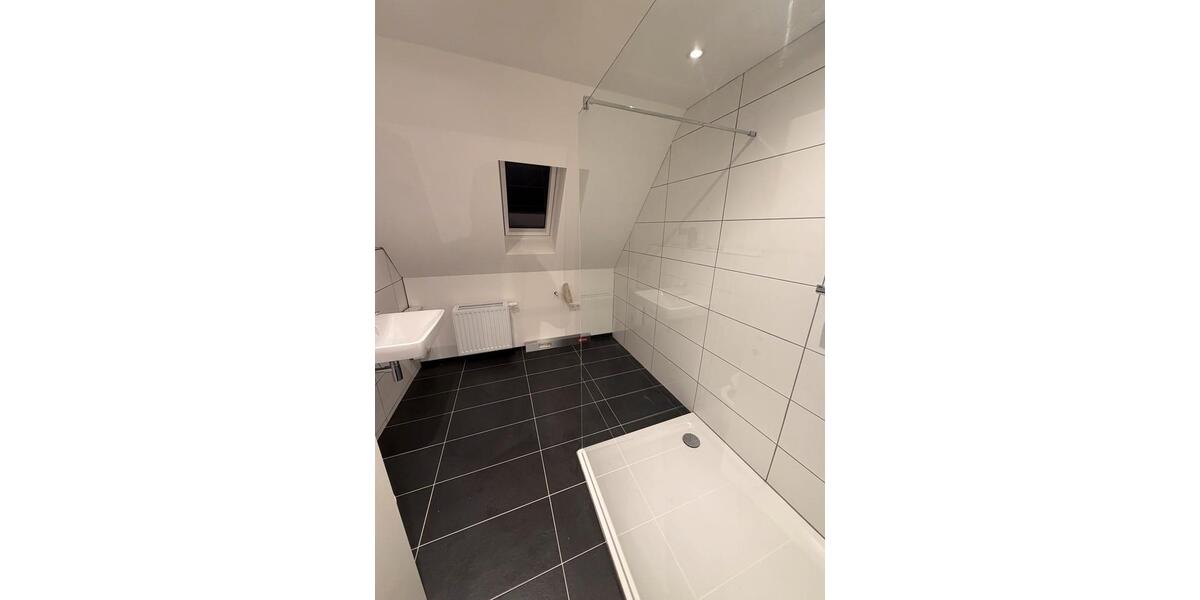 Schönes Haus frisch saniert - Erstbezug 4 zimmer