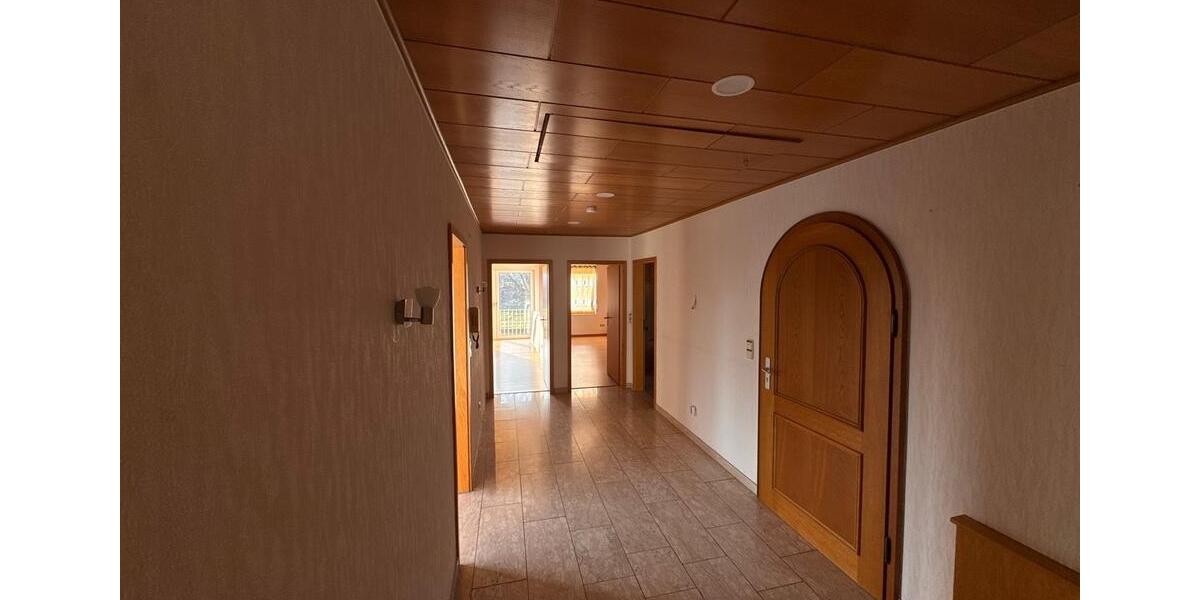 Dachgeschoßwohnung Ilsede - 5 Zimmer, 120 m&sup2;, 1.150&euro; | Angebot:25588602