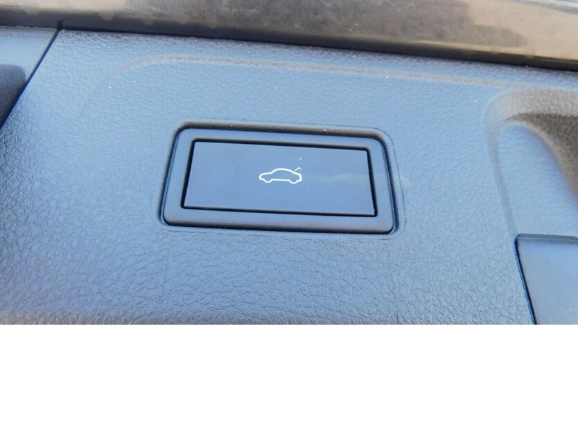 VW Passat Variant 1.4 GTE Benzin/Hybri TSI DSG Navi 35.600 km 23.990 € Vordorf 38533