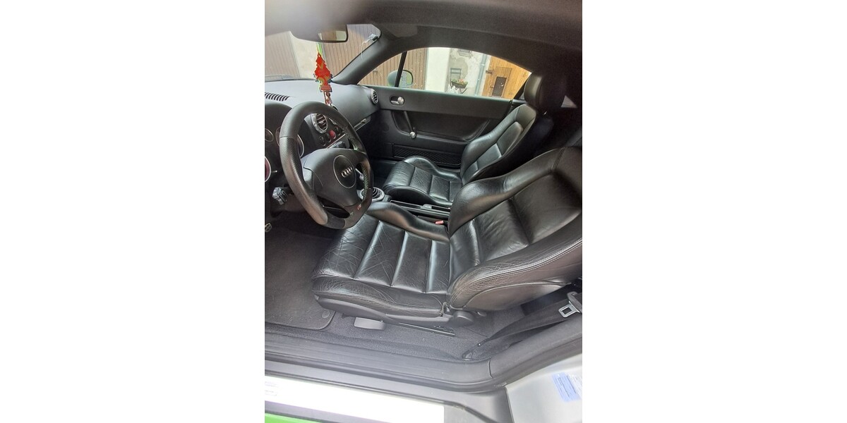 Audi TT 157.355 km 4.200 &euro; Genthin 39307