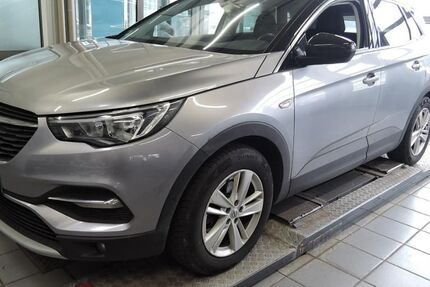 Opel Grandland (X) 135.400 km 13.950 &euro; Nordhausen 99734