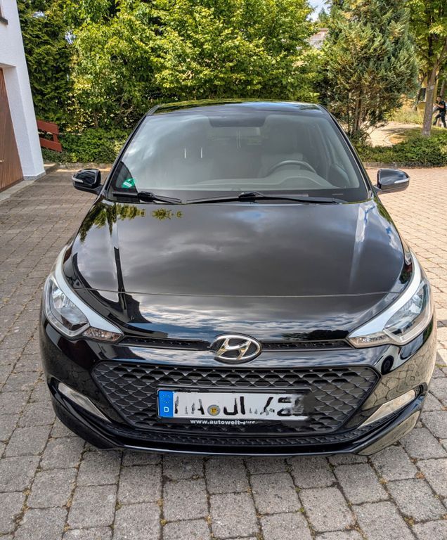 i20