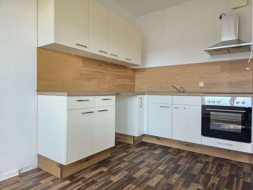 Wohnung zum Mieten in Halle 400 € 57.21 m²