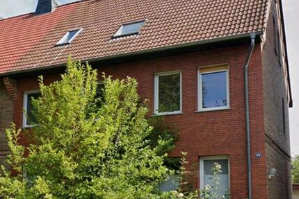 Doppelhaushälfte in guter Substanz, mit großem Grundstück 6 zimmer