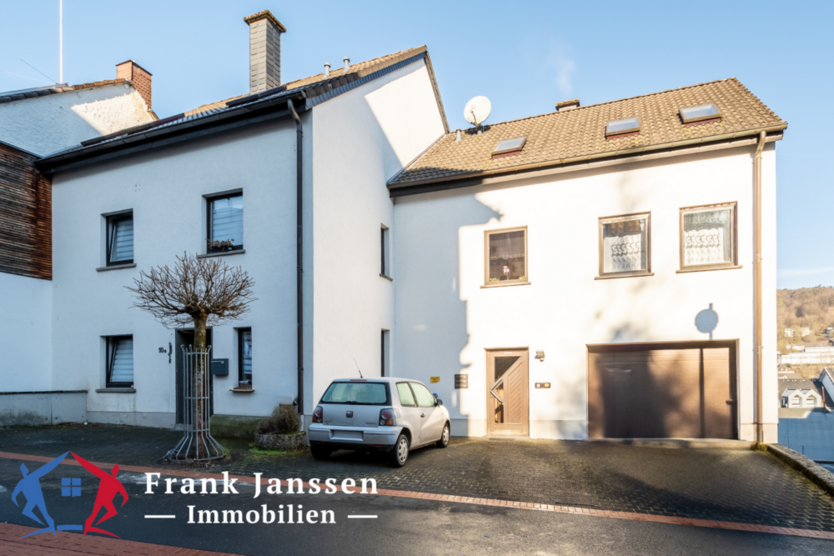 Haus zum Kaufen in Gerolstein 299.000 € 266 m²