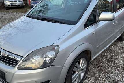 Opel Zafira 159.000 km 2.999 &euro; München 80687
