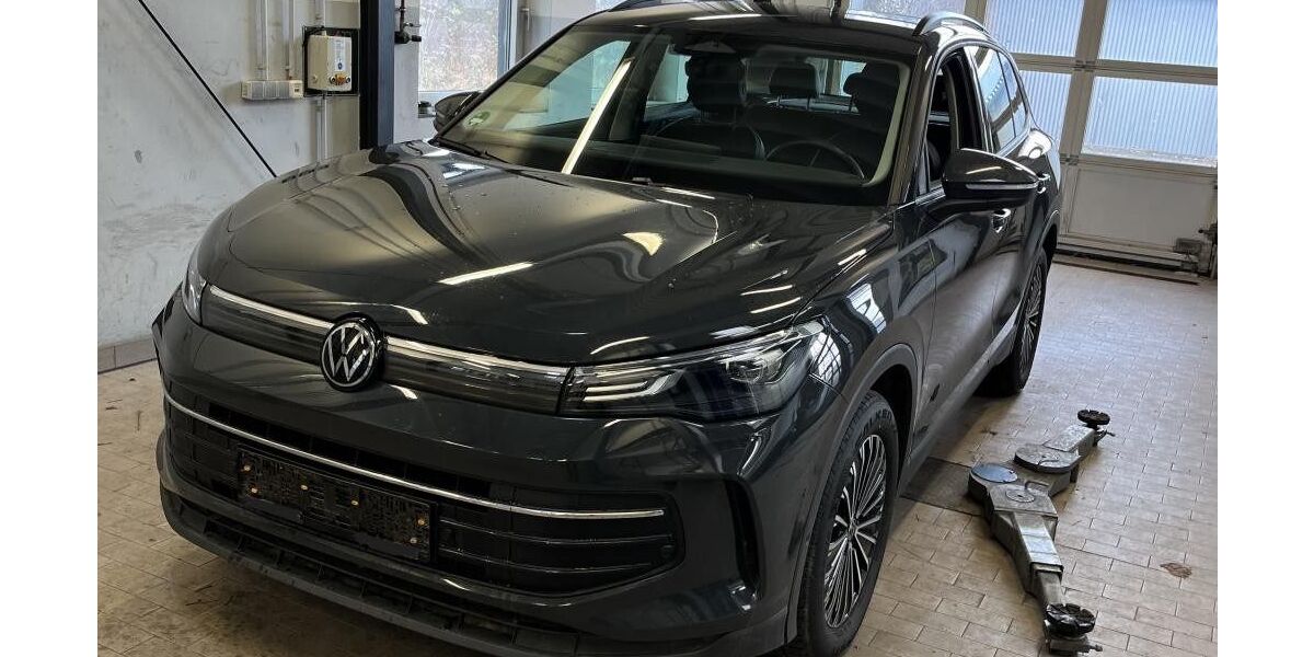 VW Tiguan 25.577 km 39.250 &euro; Rastede/ Wahnbek 26180