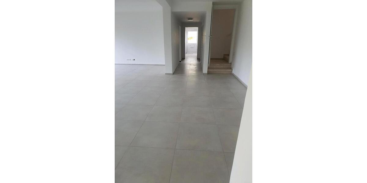 Erdgeschoßwohnung Hermeskeil - 3 Zimmer, 123 m&sup2;, 1.000&euro; | Angebot:25440243