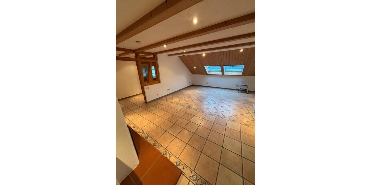 Dachgeschoßwohnung Oberzent - 2 Zimmer, 110 m&sup2;, 650&euro; | Angebot:25512362