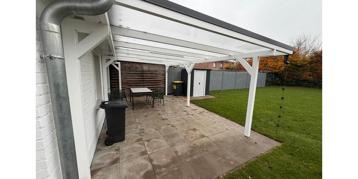 Frischsanierte und Möblierte Haushälfte mit Parkplatz und Garten 3 zimmer