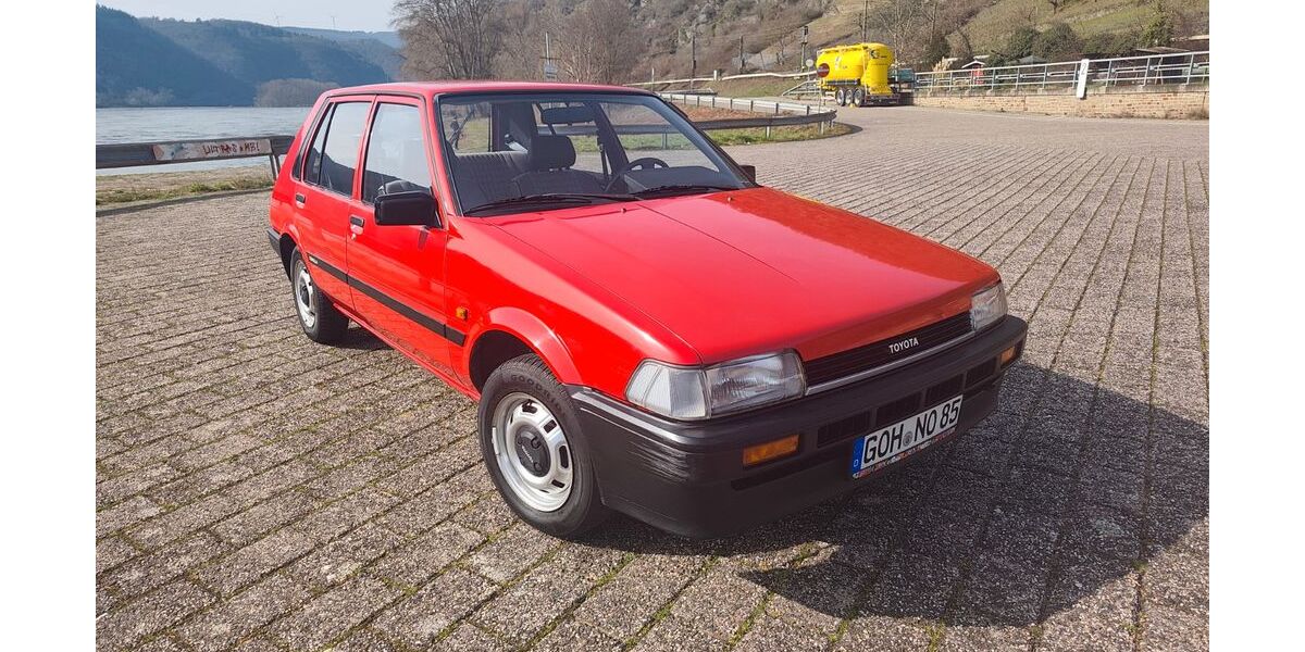 Toyota Corolla 95.000 km 3.100 &euro; Osterspai 56340