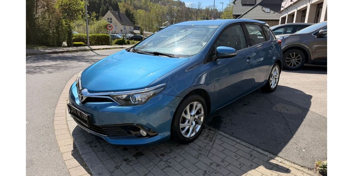Toyota Auris 125.000 km 9.799 &euro; Lüdenscheid 58515