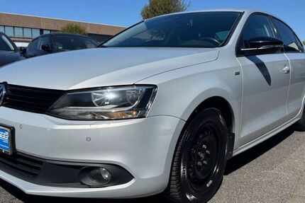 VW Jetta 141.166 km 6.490 &euro; Düsseldorf 40233