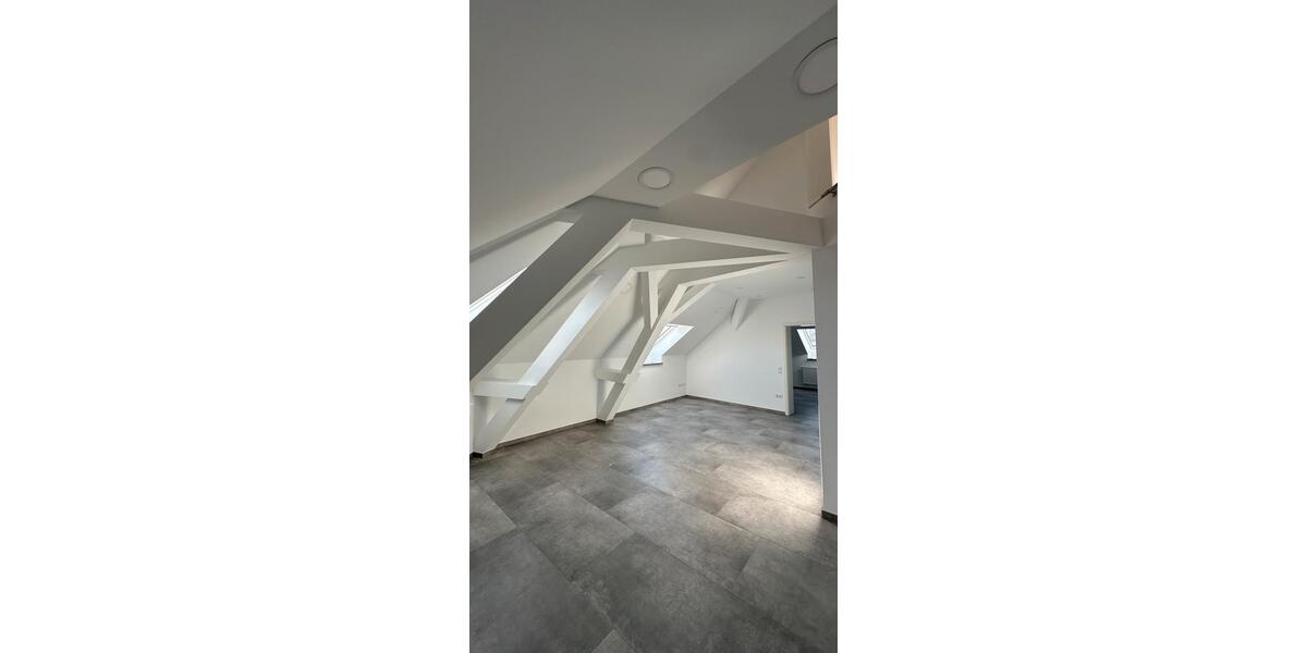 Dachgeschoßwohnung Maikammer - 3 Zimmer, 74 m&sup2;, 750&euro; | Angebot:25619932