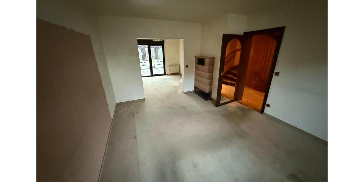 Doppelhaushälfte Meerbusch - 5 Zimmer, 100 m&sup2;, 350.000&euro; | Angebot:25001741
