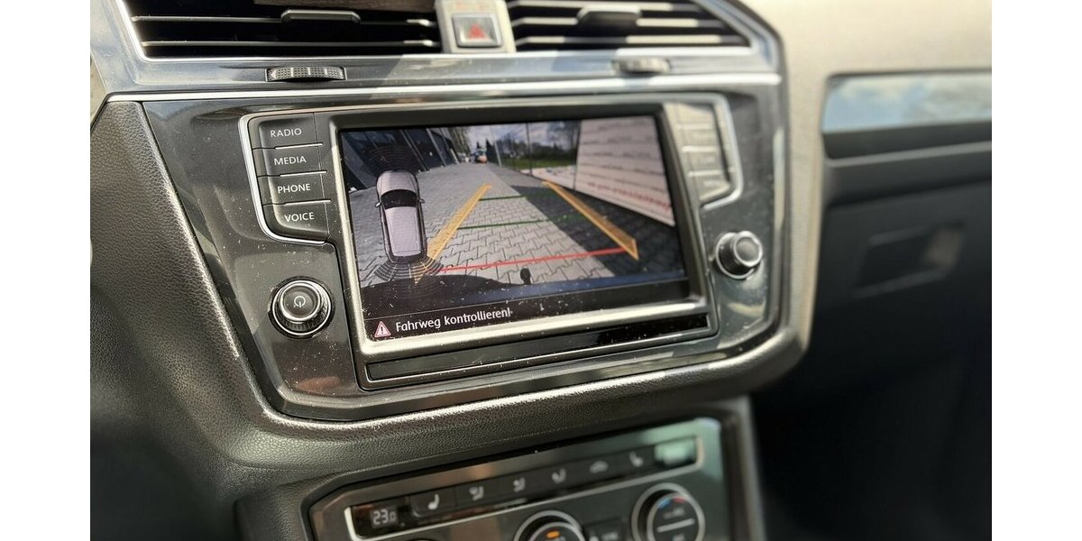 VW Tiguan R-Line / 4Motion / Navi / Leder / PANO 210.000 km 17.890 &euro; Mönchengladbach 41066