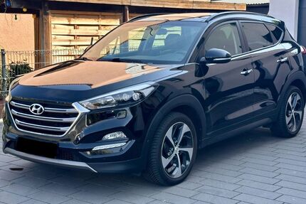 Hyundai TUCSON 108.000 km 15.800 &euro; Nürnberg 90431