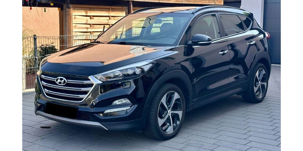 Hyundai TUCSON 108.000 km 15.800 &euro; Nürnberg 90431