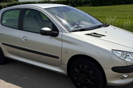 Peugeot 206 76.593 km 2.400 &euro; Grasbrunn 85640