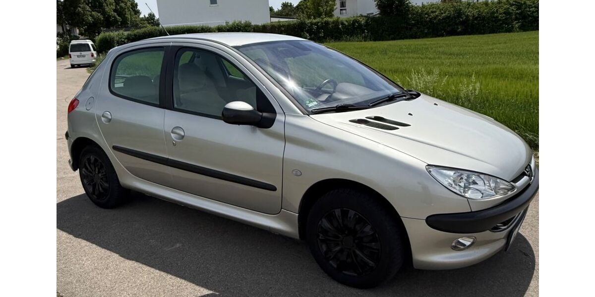 Peugeot 206 76.593 km 2.400 &euro; Grasbrunn 85640