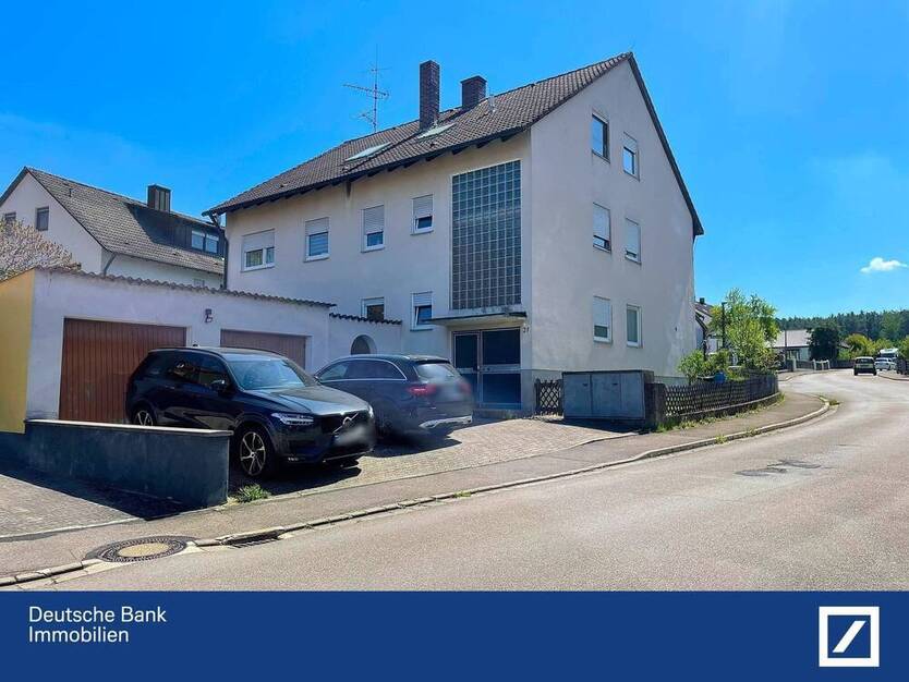 Moderne 4-Zimmer-Wohnung mit Einbauküche und Garage in 91154 Rothaurach