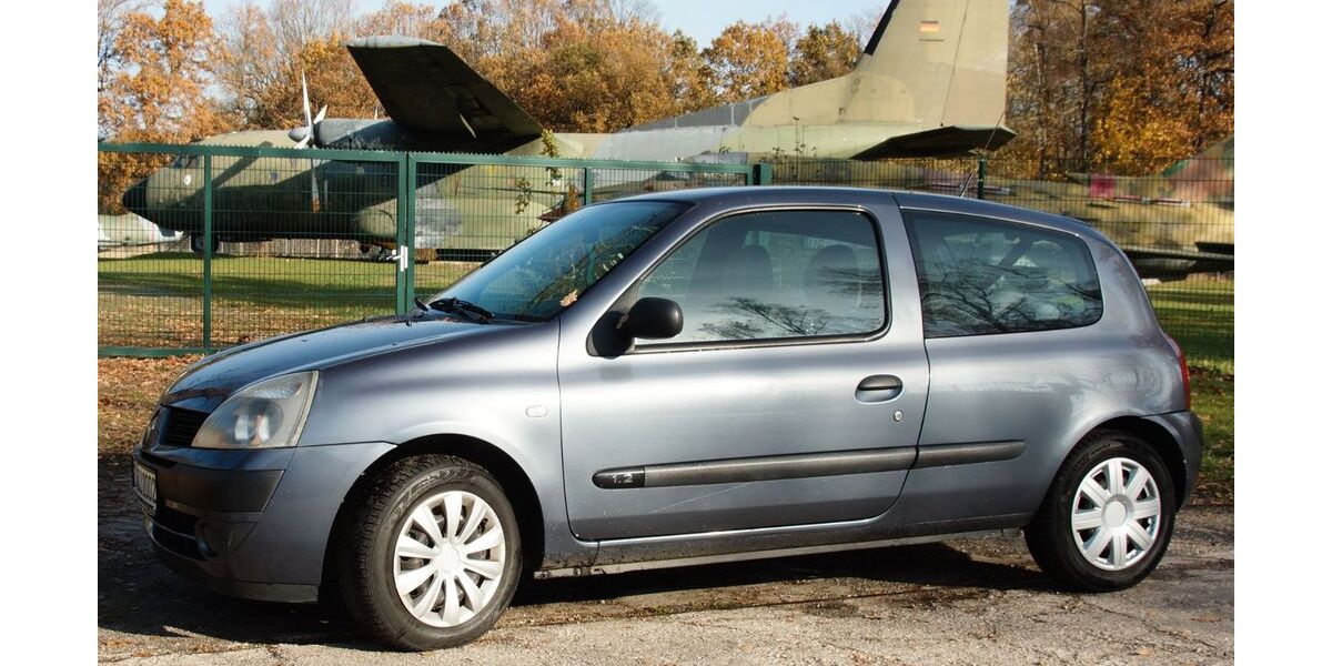 Renault Clio 235.000 km 1.100 &euro; Glauchau 08371