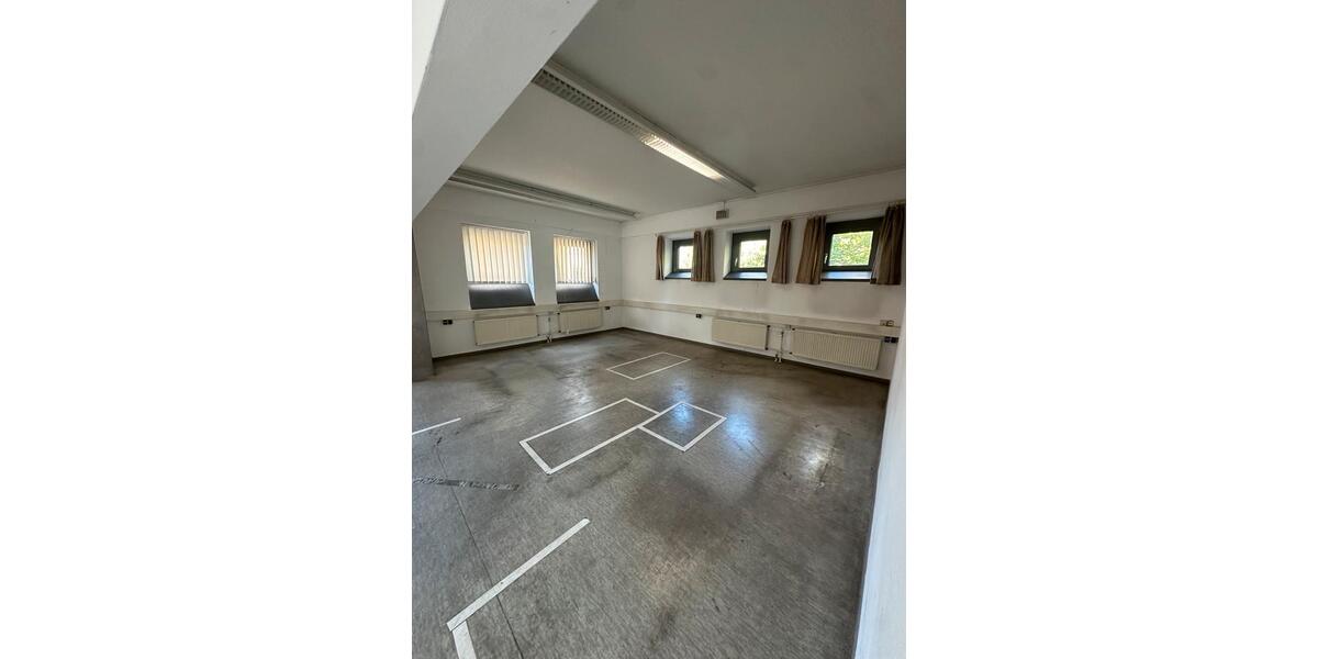 Lagerfläche mit Büro 1850 m2 zimmer