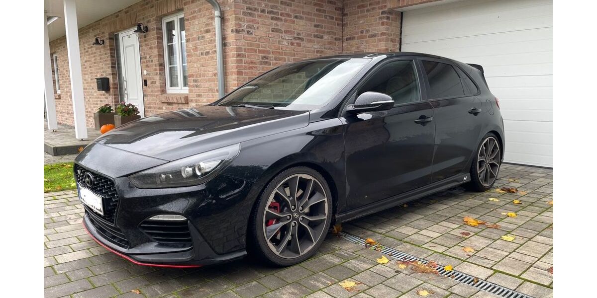 Hyundai i30 150.000 km 16.700 &euro; Dassow 23942
