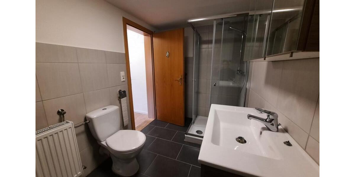 Etagenwohnung Durach - 3 Zimmer, 95 m&sup2;, 1.300&euro; | Angebot:26321397