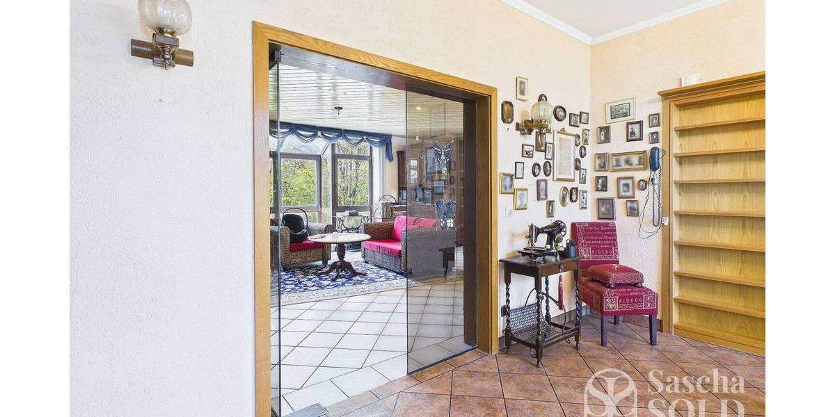 Großzügiges Anwesen in ruhiger Waldrandlage - Pool, Sauna, Wintergarten, Balkon u. Doppelgarage - Einfamilienhaus Spiesen-Elversberg Elversberg | Angebot:26178654