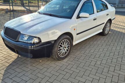 Skoda Octavia 210.000 km 799 &euro; Weida 07570
