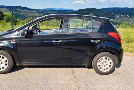 Hyundai i20 89.328 km 3.800 &euro; Büchlberg 94124