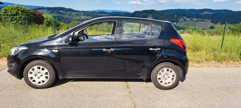 Hyundai i20 89.328 km 3.800 &euro; Büchlberg 94124