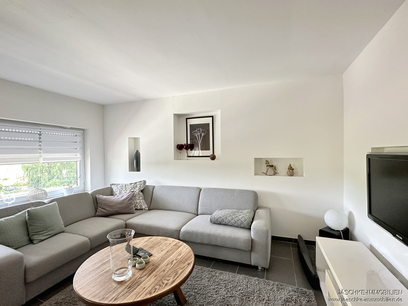 JÄSCHKE - Ihr Platz für Neues – Doppelhaus + Bungalow und großem Grundstück in Traumlage von Breinig