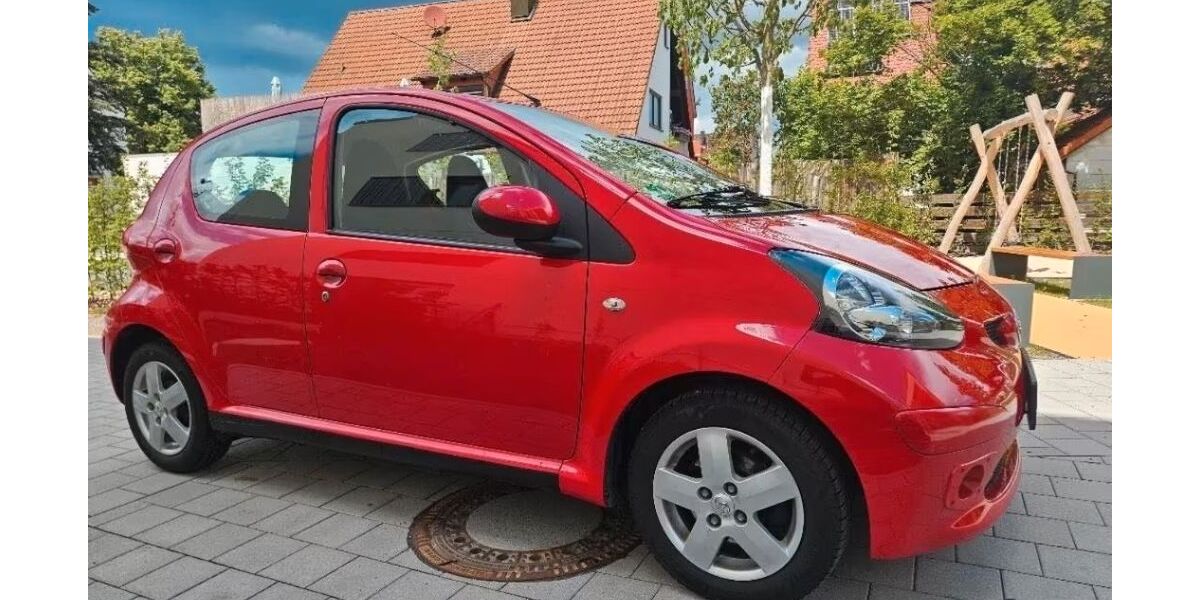 Toyota Aygo (X) 122.000 km 1.999 &euro; Nürnberg 90453
